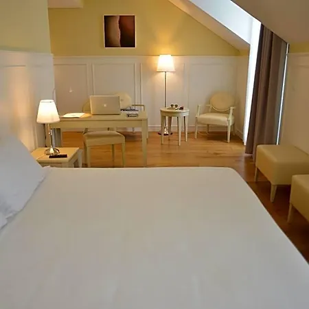 Charming Blue Hotel 4*